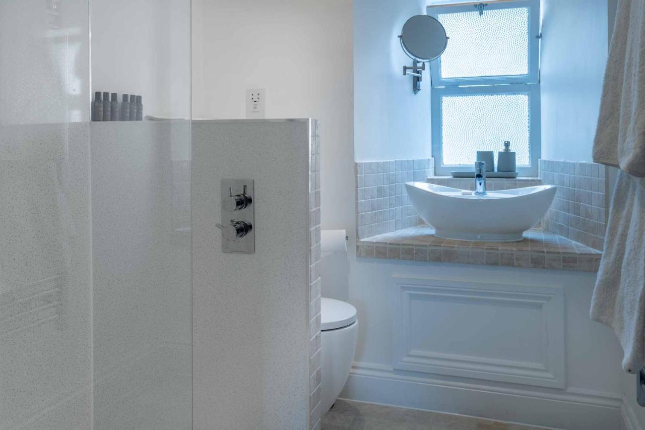 Beautiful Modern 1 Bedroom Apartment, City Centre Bath Ngoại thất bức ảnh